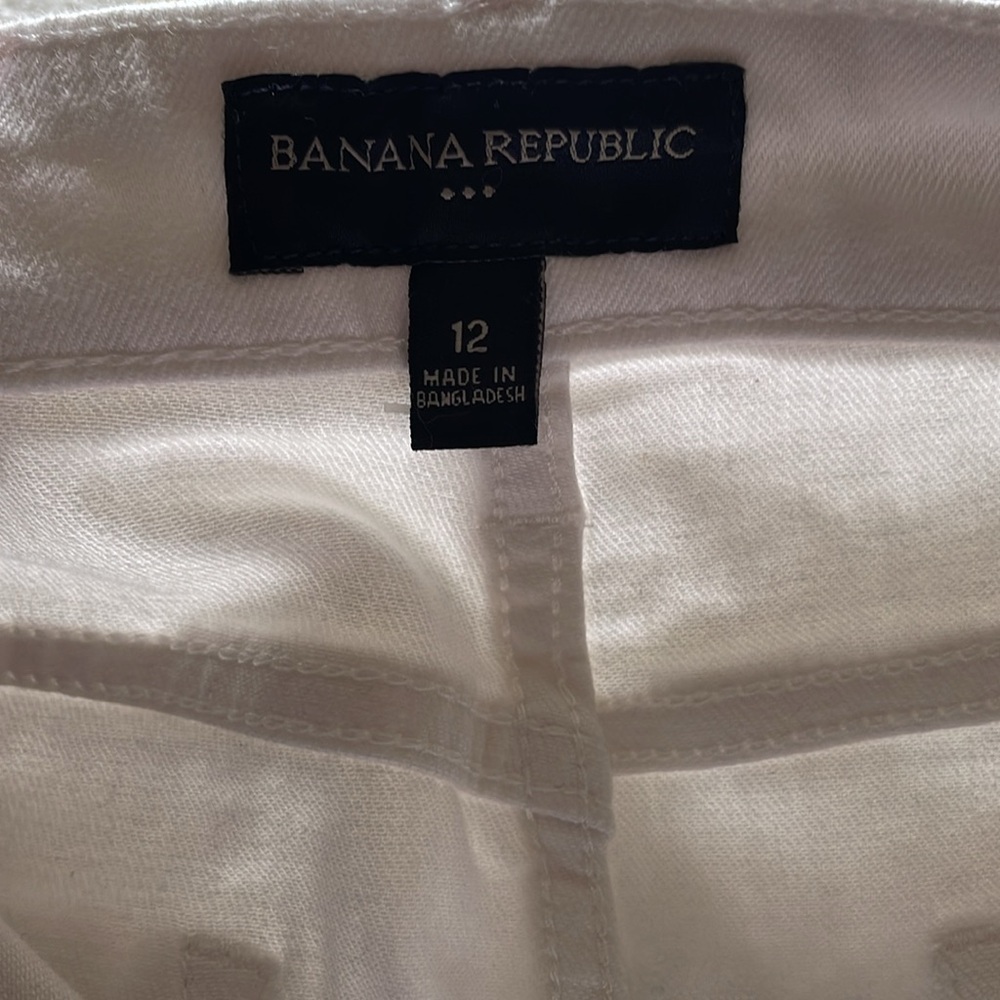 Banana Republic White Denim Skirt, Sz. 12 - Picture 3 of 8